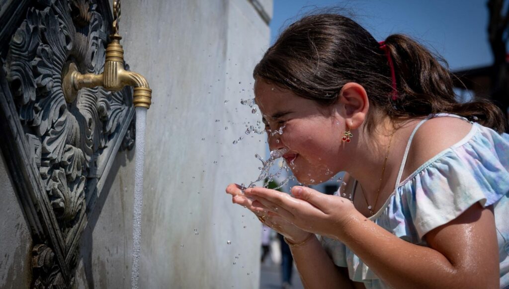 16 sehirde sicaklik 40 dereceyi asti OapxpIdQ