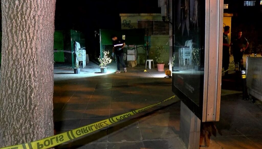 bakirkoyde tartismayi ayirmak isteyen kadin bacagindan vuruldu rVMzbRrr