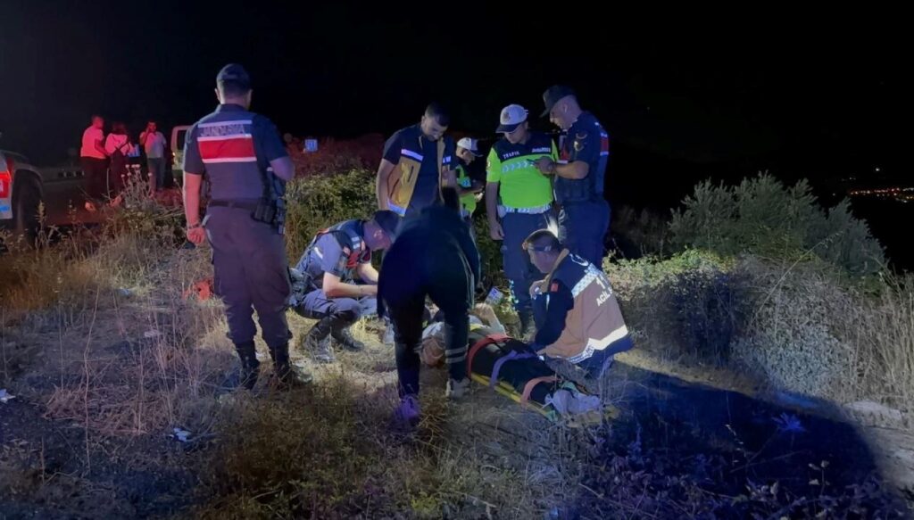 kaza yapan kadin jandarmaya attigi konum ile kurtarildi AaSgZvYe