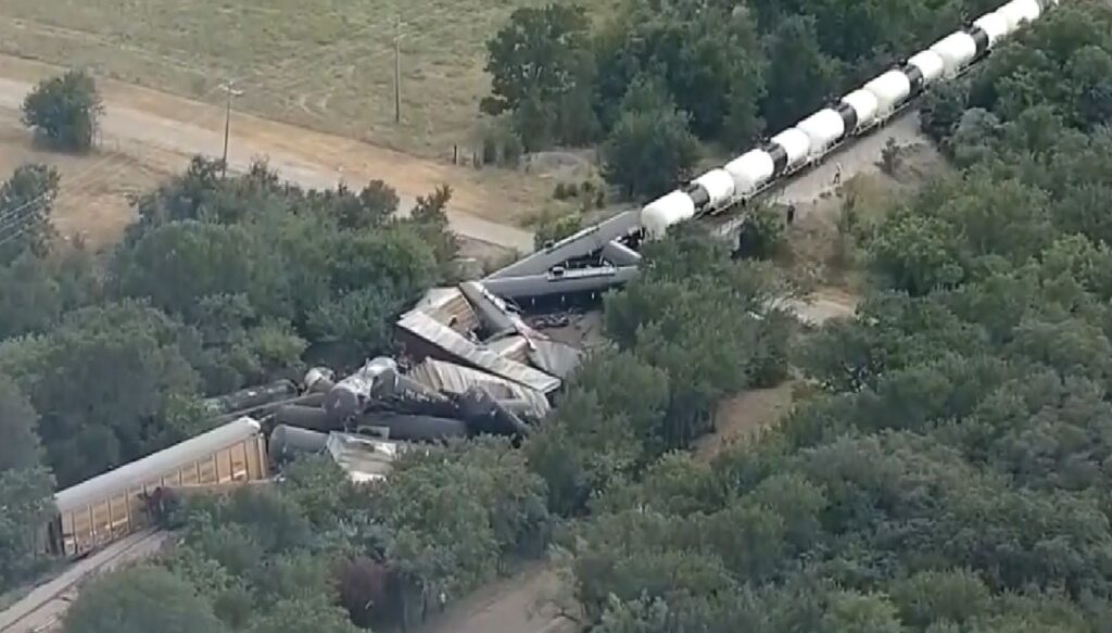 teksasta kimyasal treni devrildi 73WUassQ