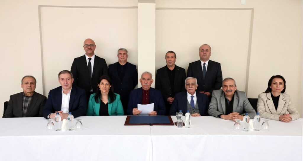 Teröristbaşı gelemedi vekiller ona gidecek