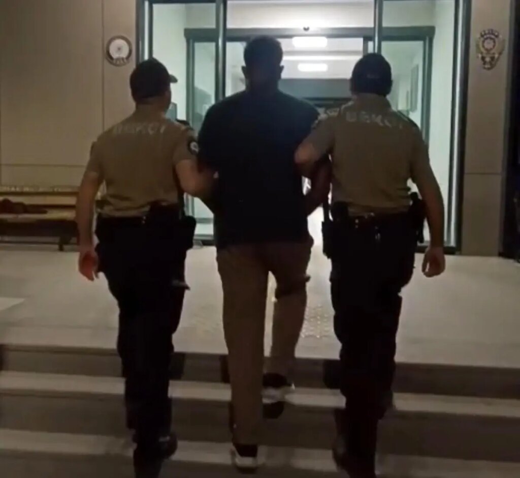 20 yil hapis cezasiyla aranan firari yakalandi M4hRjzFU