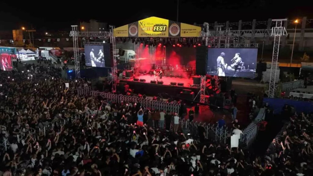 afyonkarahisarda rekor katilimli motokros festivali 3RMsyvm2