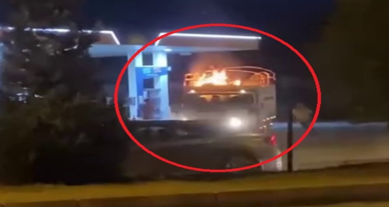 alev alan kamyonet akaryakit istasyonuna girdi dZHcvQpv