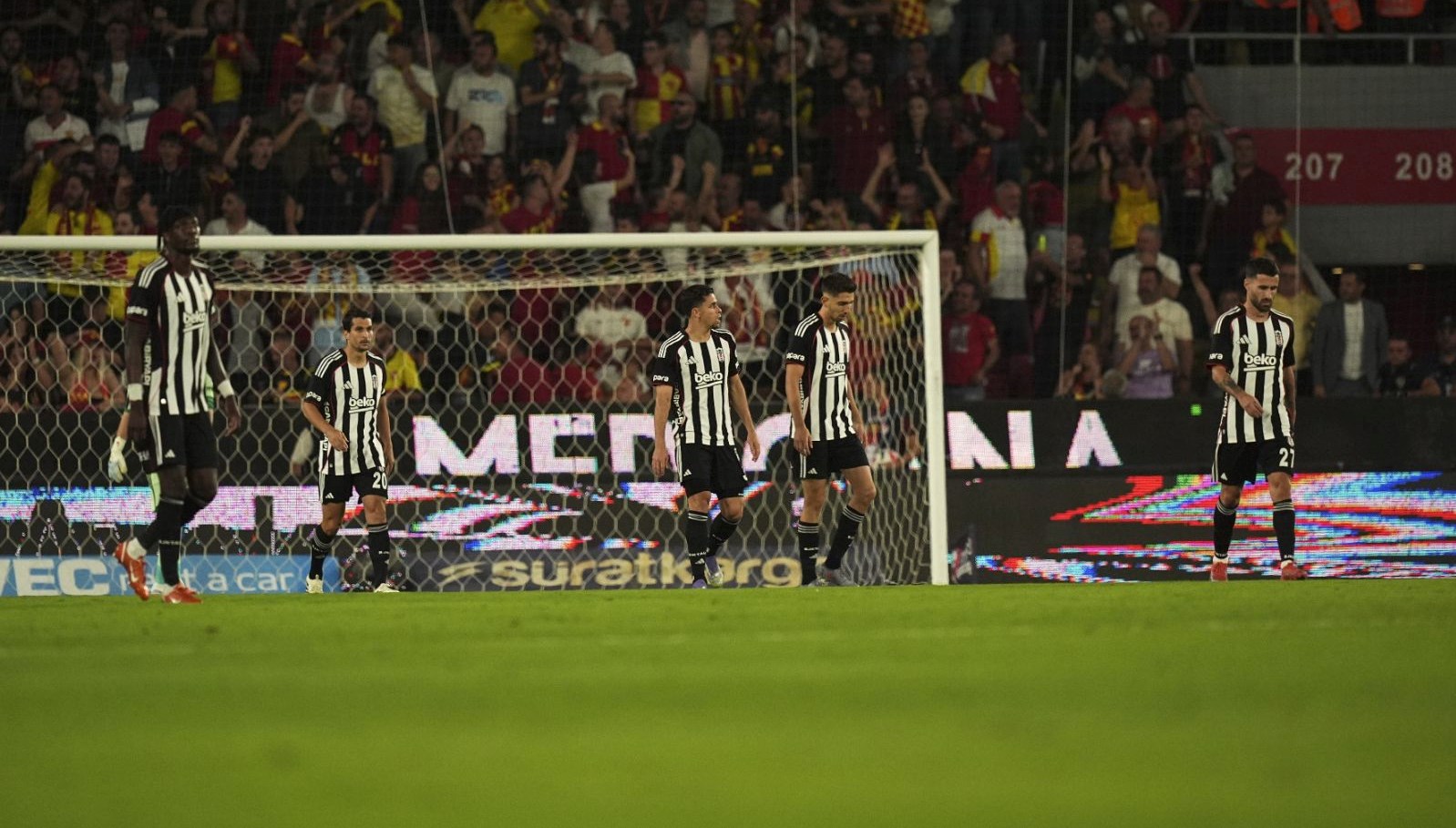 besiktasin genc futbolcusundan hakem tepkisi ceza almak istemiyorum ama Y8CG8nTD