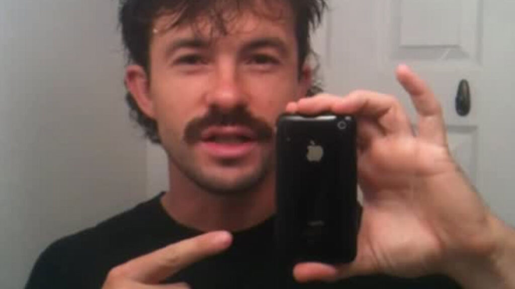 iphone 3gsten iphone 17ye gecen adam sosyal medyada viral oldu wNqSSQiI