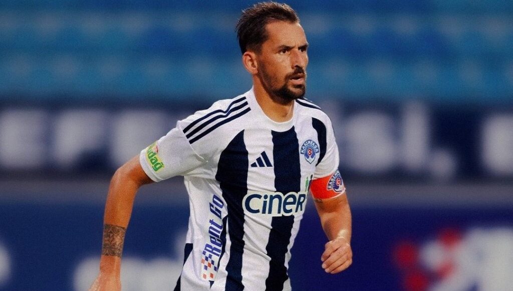 kasimpasa loret sadiku ile yollarini ayirdi 4cKPvrBM