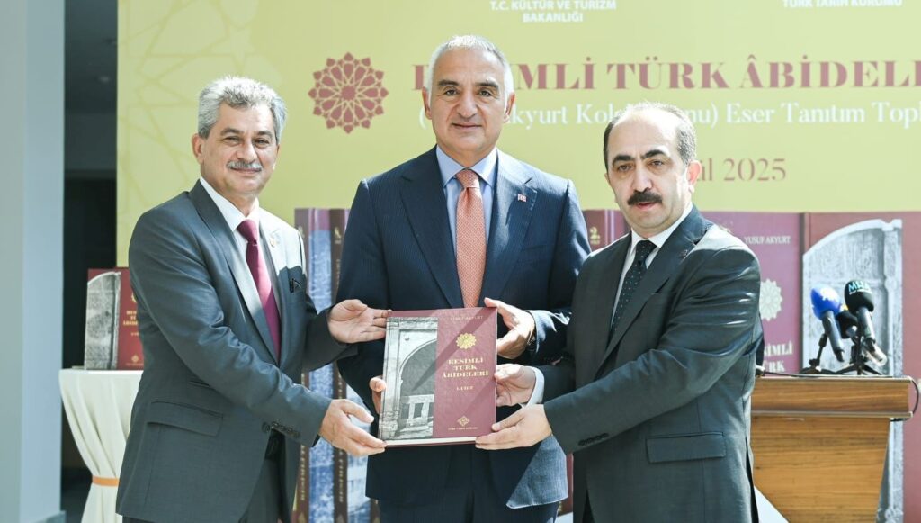 turkiyenin kultur hazinelerindenresimli turk abideleri okurlarla bulustu TOLqVCQV