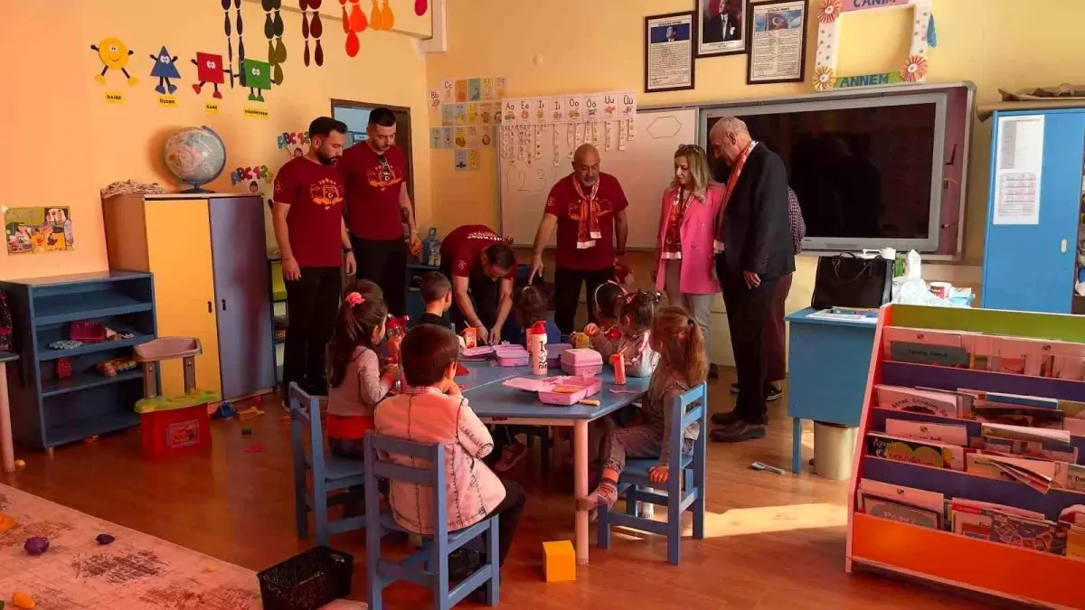 ultraslandan yildiz koyu ogrencilerine destek pO2pks1S