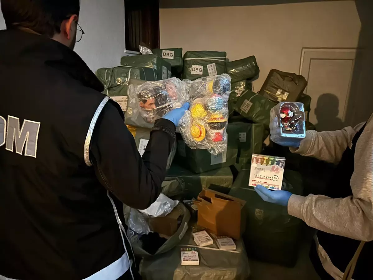 agrida kacak oyuncak ve kalem ele gecirildi qBflOsmp