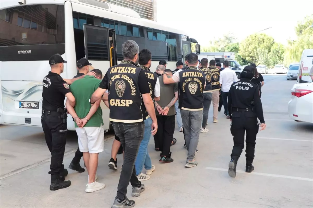 antalyada silahli suc orgutu operasyonu N9q6WDDt