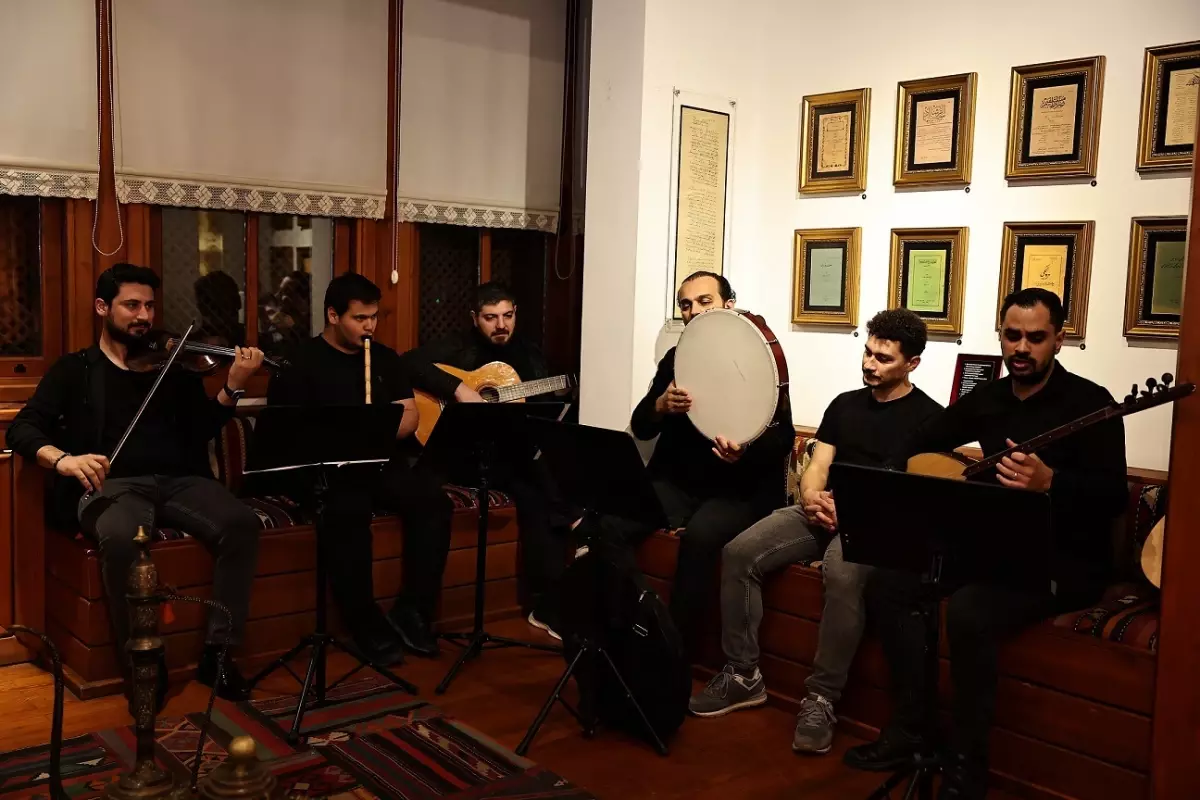 bagcilar belediyesinden muzik grubu beyefendiler FK1rJNuB.jpg