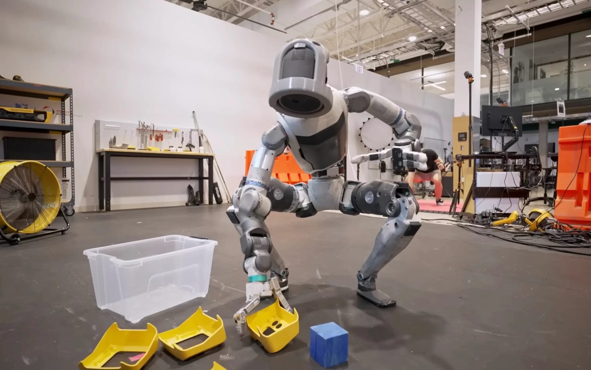 boston dynamics atlasa uc parmakli yeni el sistemi kazandirdi Vz8yAd1Q