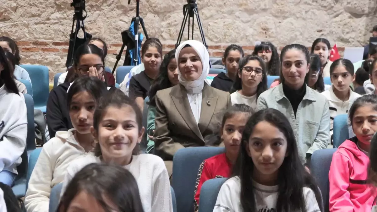 dunya kiz cocuklari gununde egitim vurgusu epnn1bcZ