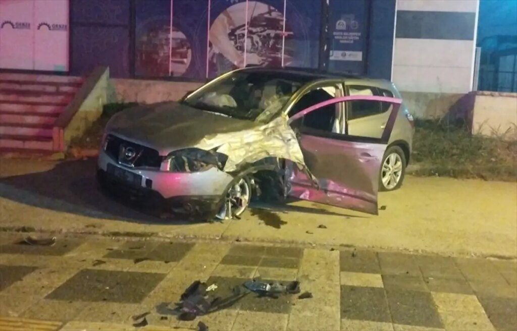 gebzede trafik kazasi 2 yarali 1hH8SKbT