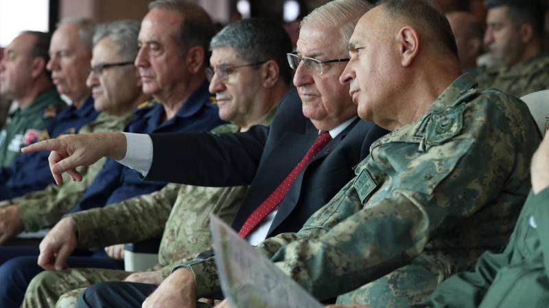 mill savunma bakani guler pkknin basta suriyede olmak uzere tum uzantilari silahlarini teslim etmeli 1qhurftx