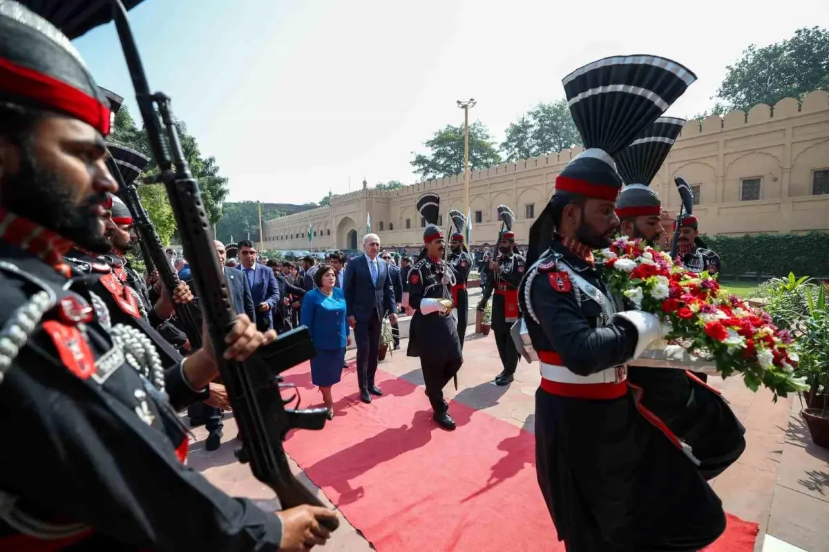 tbmm baskani numan kurtulmus pakistanda ikbalin kabrini ziyaret etti aPgZ9lFE.jpg