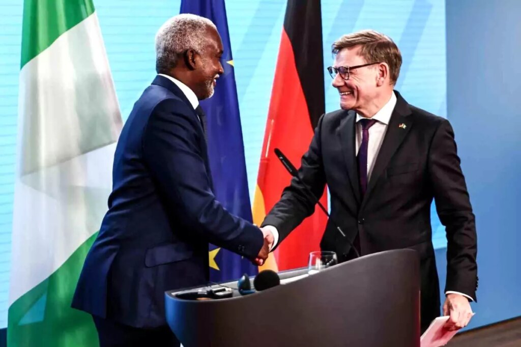 alman bakan wadephul suriyelilerin gonullu donusu gerceklesmezse zorla yapilabilir b8CrD3ZX.jpg