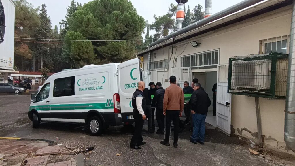 Ders çıkışı kalp krizi geçiren öğretmen öldü!