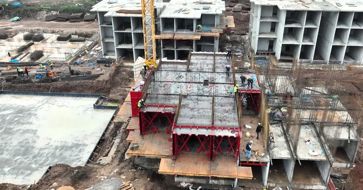 kartepe kent konut evlerinde yogun tempo g7cO14py.webp