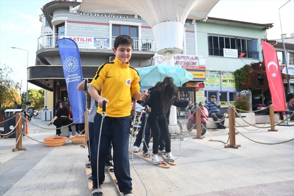 Sındırgı’da Geleneksel Oyunlar Tırı