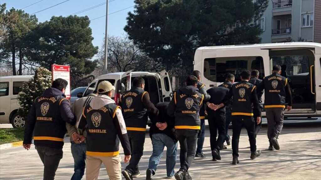 Manisa’da fabrikadan hırsızlığa karışan 7 şüpheli tutuklandı