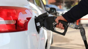 motorinde-indirim-sevinci-kisa-surdu-yeni-zam-kapida-Ik8ExJRu