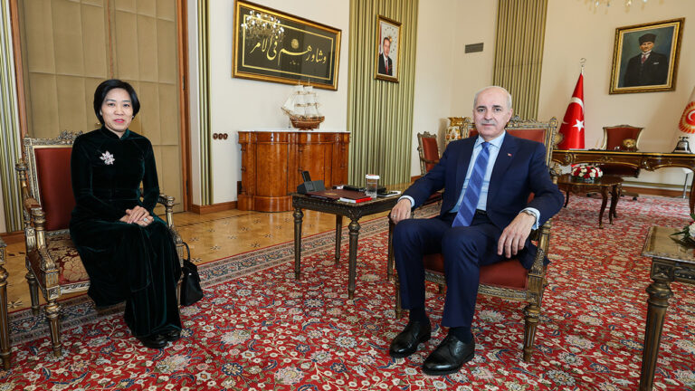 vietnam-buyukelcisi-dang-thi-thu-hadan-meclis-baskani-kurtulmusa-ziyaret-zGGeSQx6